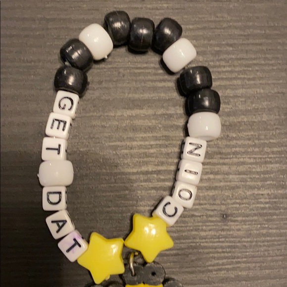 Animal Crossing kandi bracelet - Picture 2 of 3